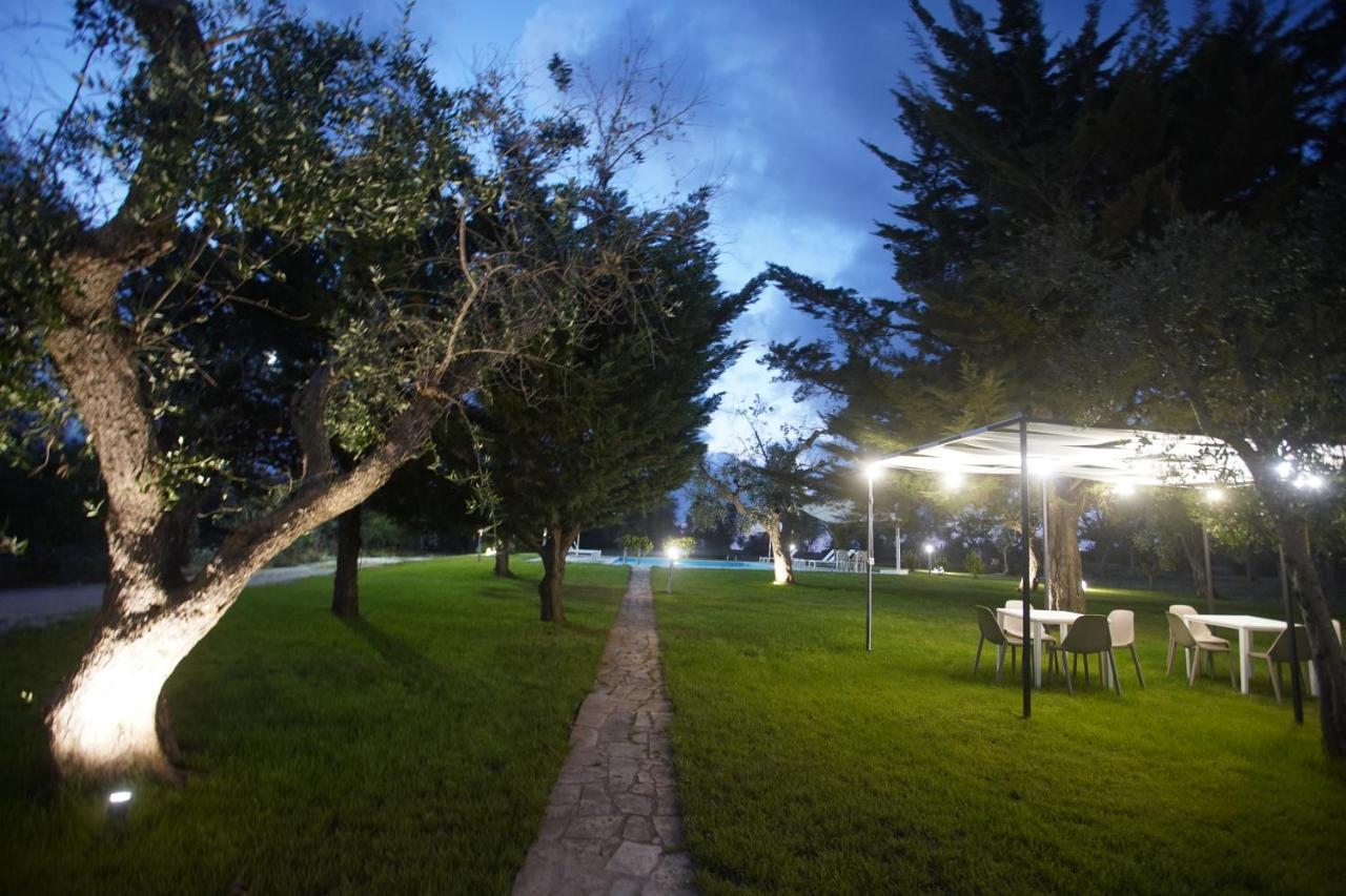 Gli Ulivi Di Gino Bed & Breakfast Sanarica ภายนอก รูปภาพ